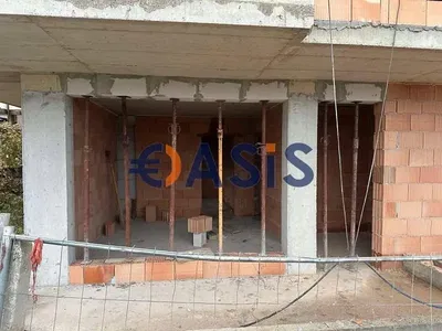 Κουζίνα; συσκευές κουζίνας, ξύλινο πάτωμα, φυσικό φως, μοντέρνο στυλ, ανακαινισμένο