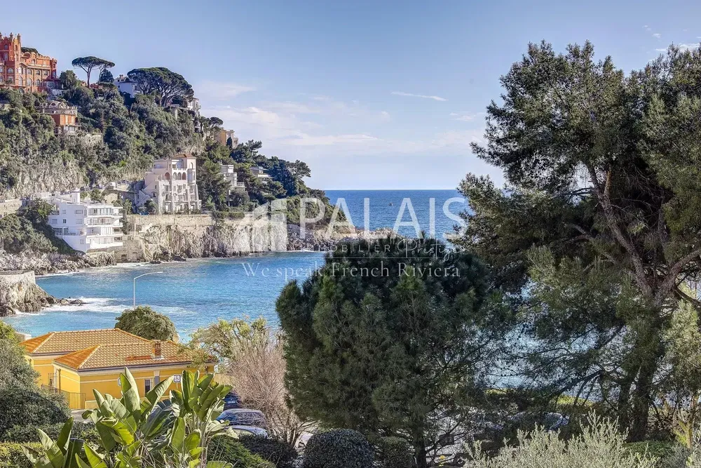 Σαλόνι; ξύλινο πάτωμα, φυσικό φως, μοντέρνο στυλ, ψηλά ταβάνια