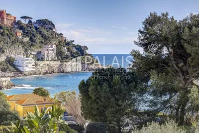 Σαλόνι; ξύλινο πάτωμα, φυσικό φως, μοντέρνο στυλ, ψηλά ταβάνια