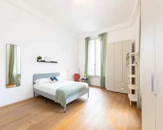 Wohnzimmer; holzboden, tageslicht, moderner stil, hohe decken