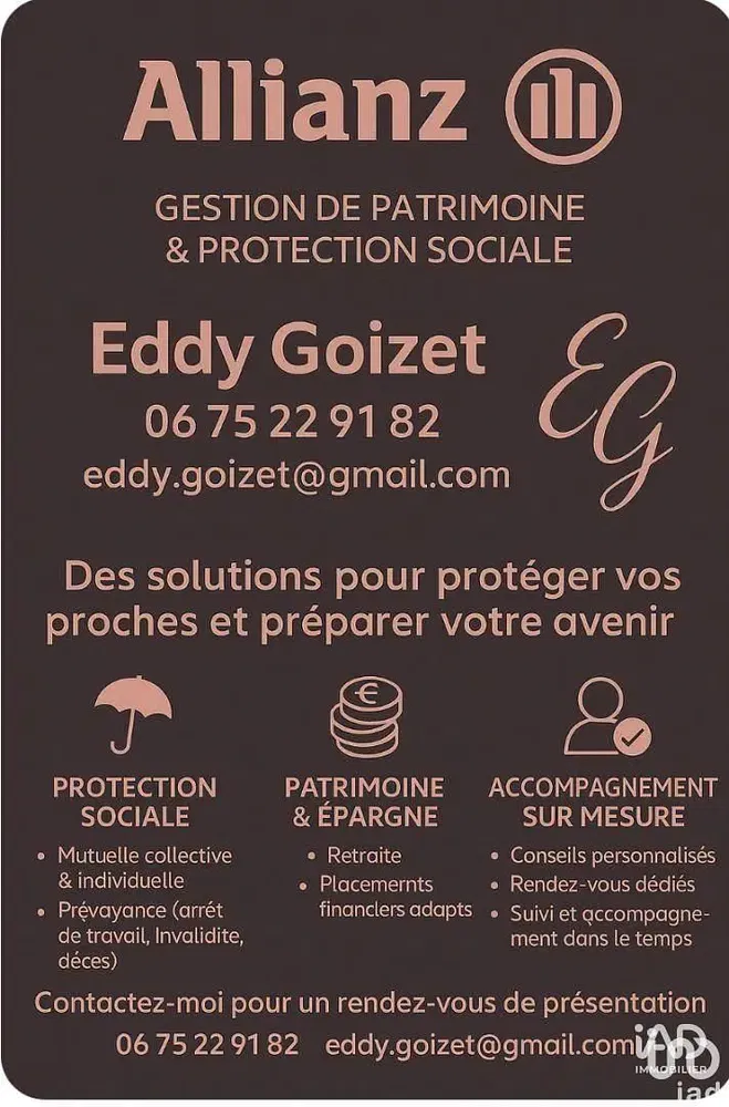 Living room; wood floor, natural light, modern style, high ceiling