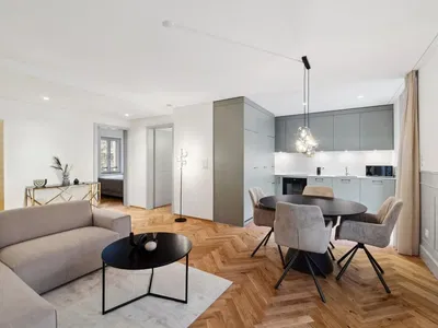 Cuisine; électroménager, carrelage, lumière naturelle, style moderne, rénové