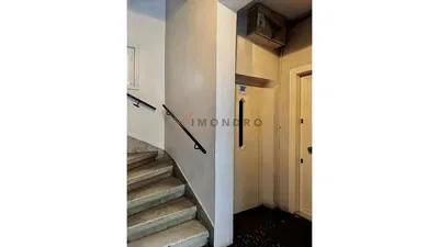 Living room; wood floor, natural light, modern style, high ceiling