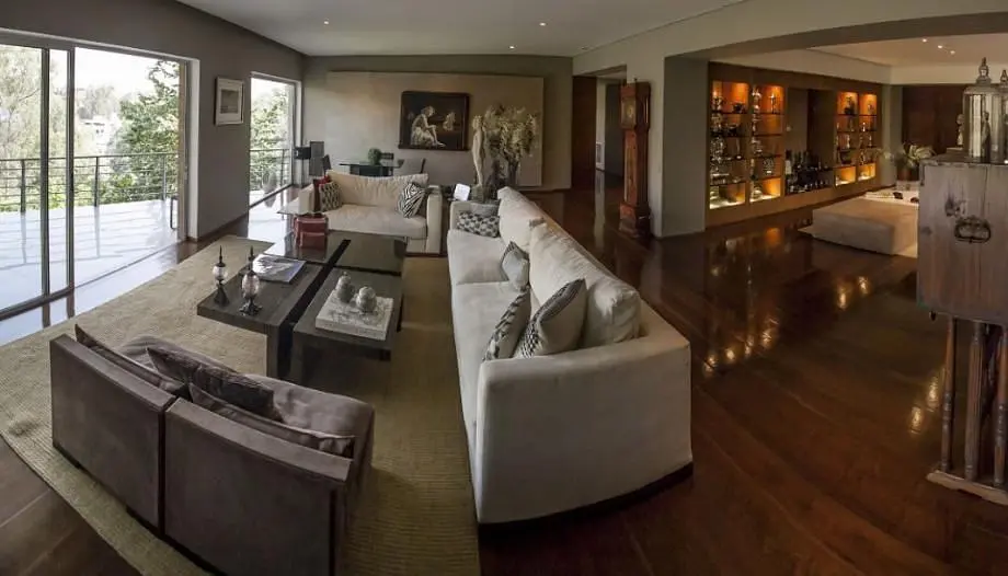 Cuisine; électroménager, parquet, lumière naturelle, style moderne, rénové