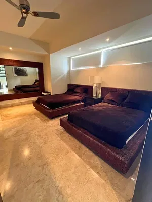 Cucina; elettrodomestici, pavimento in legno, luce naturale, stile moderno, ristrutturato