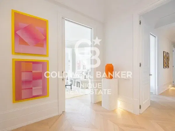 Küche; küchengeräte, holzboden, tageslicht, moderner stil