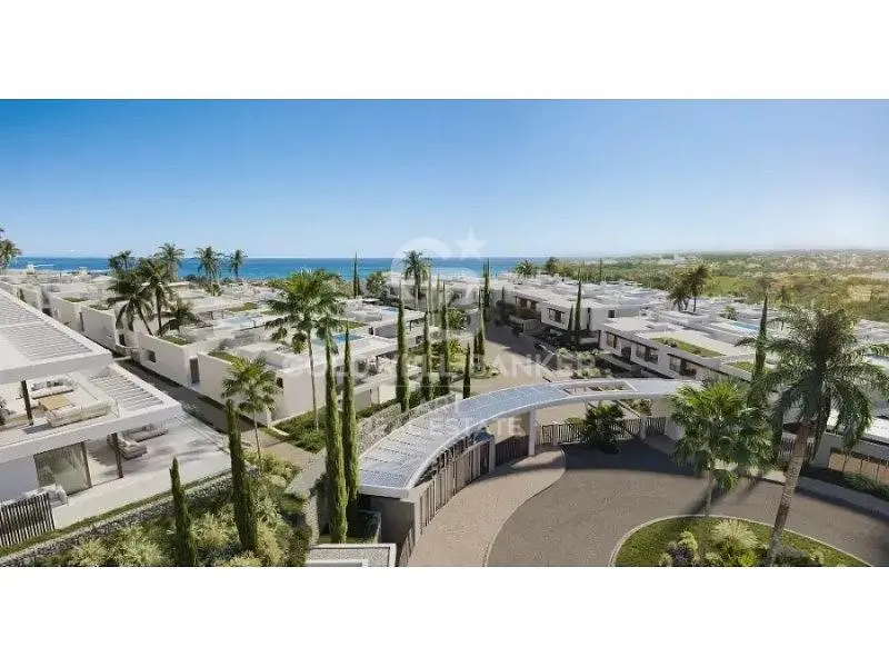 Cucina; elettrodomestici, pavimento in legno, luce naturale, stile moderno, ristrutturato