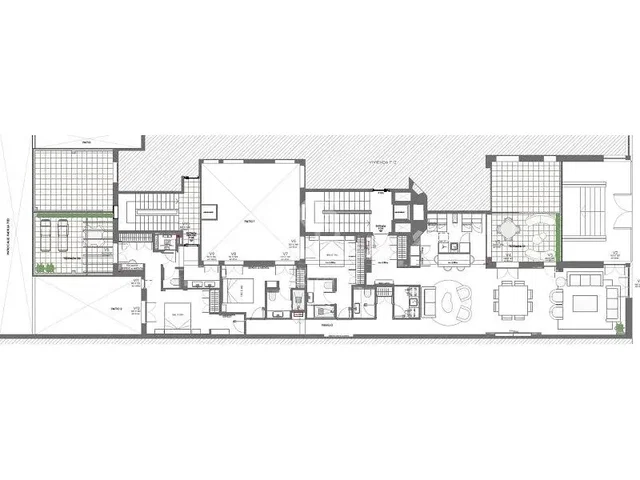 Sala de estar; chão de madeira, luz natural, estilo moderno, teto alto
