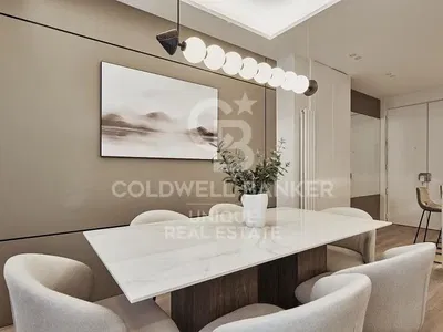 Keuken; keukenapparatuur, houten vloer, natuurlijk licht, moderne stijl