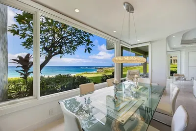 Дневна соба; дрвени под, природно светло, модерни стил, високи плафони