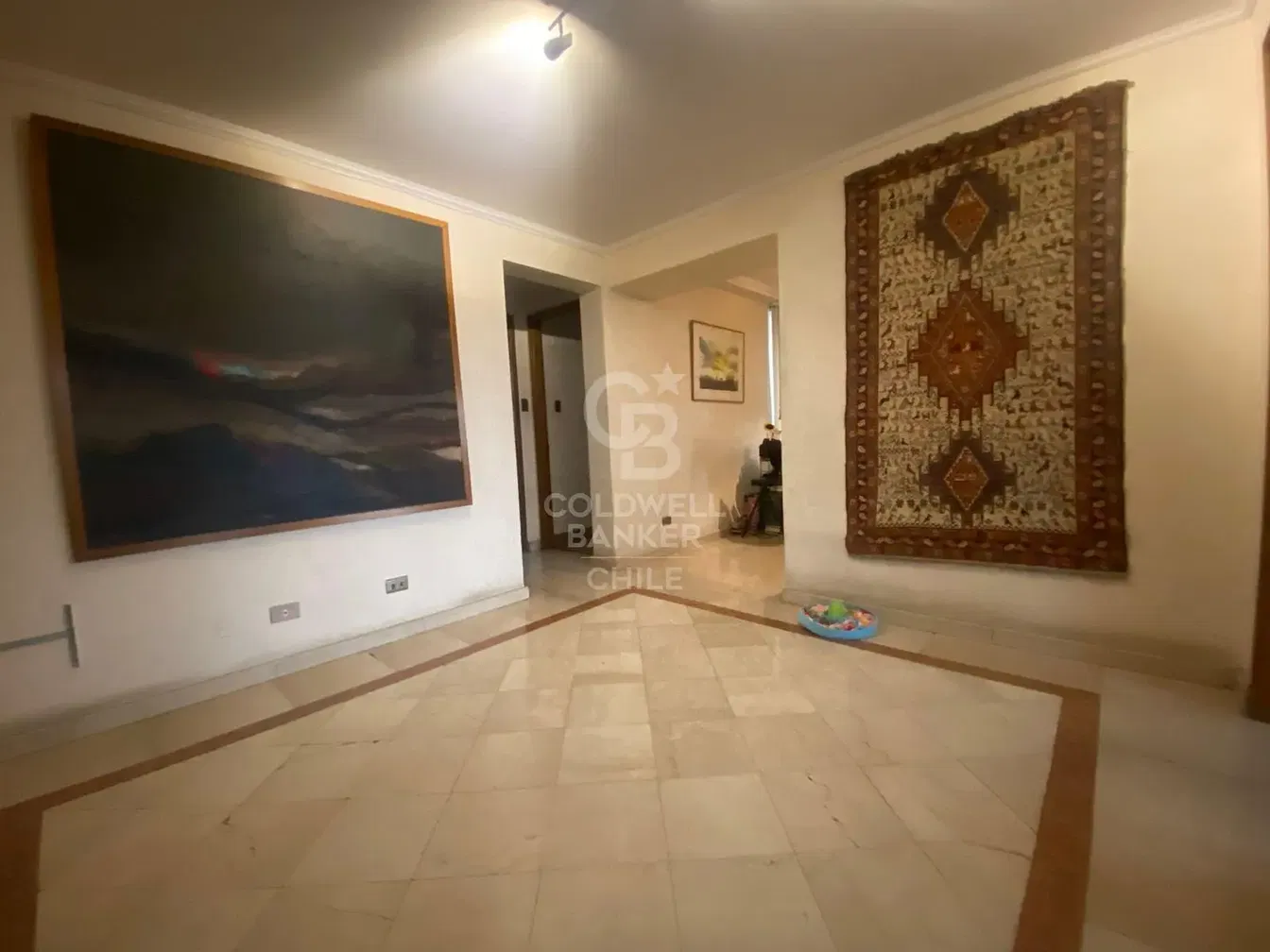 Dnevna soba; drveni pod, prirodno svjetlo, moderni stil, visoki plafoni