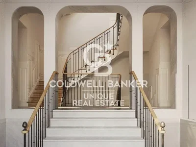 Salón; suelo de madera, luz natural, estilo moderno, techos altos