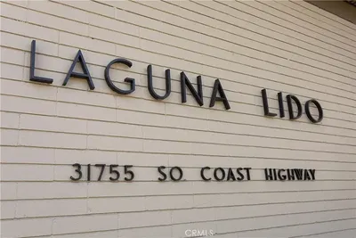 Dnevna soba; drveni pod, prirodno svjetlo, moderni stil, visoki plafoni