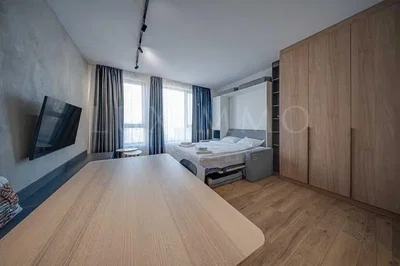 Dnevni boravak; drveni pod, prirodna svjetlost, moderan stil, visoki stropovi