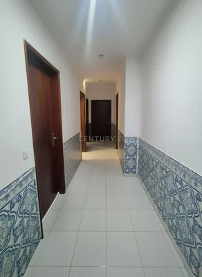 Mutfak; mutfak aletleri, ahşap zemin, doğal ışık, modern stil, tadilatlı