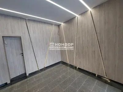 Salon; parquet, lumière naturelle, style moderne, hauteur sous plafond