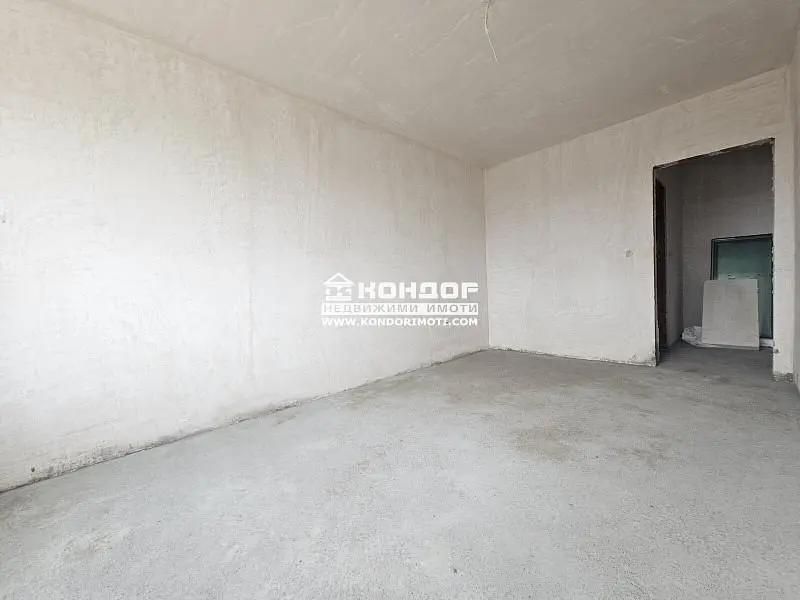 Σαλόνι; ξύλινο πάτωμα, φυσικό φως, μοντέρνο στυλ, ψηλά ταβάνια