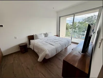 Cuisine; électroménager, parquet, lumière naturelle, style moderne, rénové