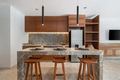 Cuisine; électroménager, parquet, lumière naturelle, style moderne, rénové