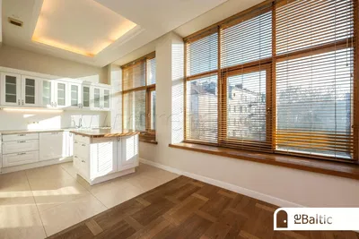 Cuisine; électroménager, parquet, lumière naturelle, style moderne, rénové