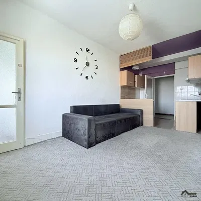 Cuisine; électroménager, parquet, lumière naturelle, style moderne, rénové