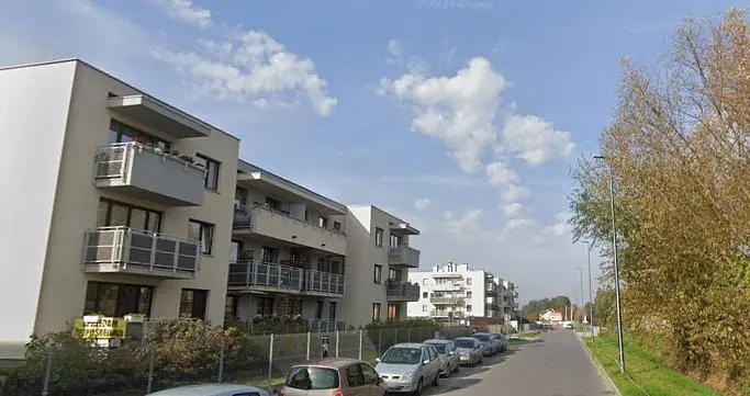 Salón; suelo de madera, luz natural, estilo moderno, techos altos