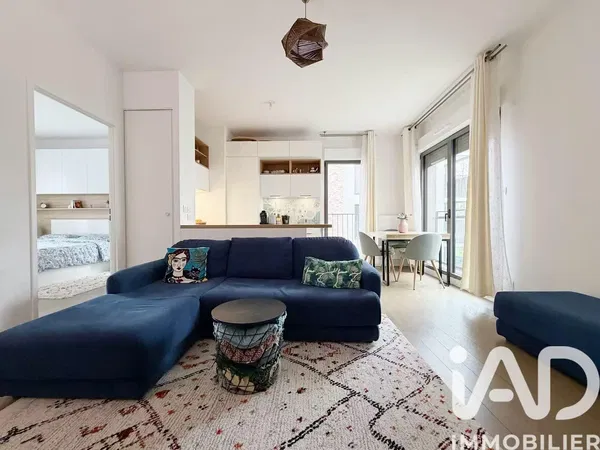 Kitchen; kitchen appliances, wood floor, natural light, modern style