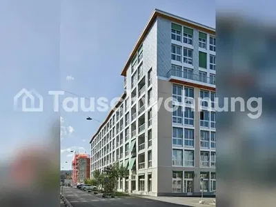 Cozinha; eletrodomésticos, chão de madeira, luz natural, estilo moderno, renovado