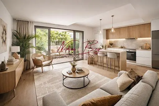 Κουζίνα; συσκευές κουζίνας, ξύλινο πάτωμα, φυσικό φως, μοντέρνο στυλ, ανακαινισμένο