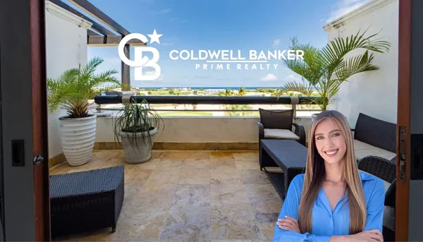 Keuken; keukenapparatuur, houten vloer, natuurlijk licht, moderne stijl, gerenoveerd