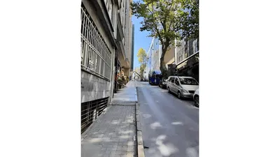 Living room; wood floor, natural light, modern style, high ceiling