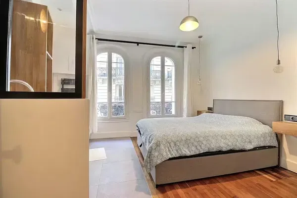 Küche; küchengeräte, holzboden, tageslicht, moderner stil, renoviert