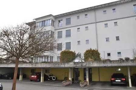 Kuchyňa; kuchynské spotrebiče, drevená podlaha, prirodzené svetlo, moderný štýl, po rekonštrukcii