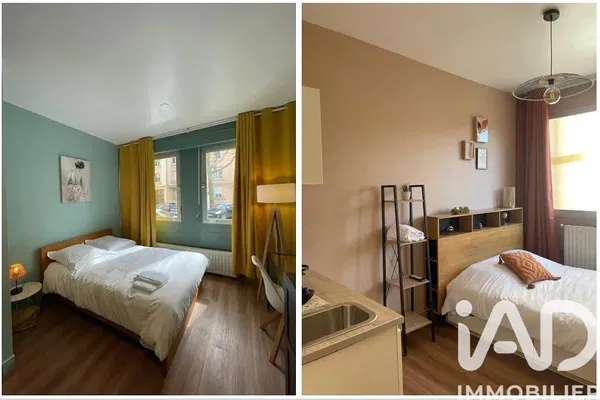 Σαλόνι; ξύλινο πάτωμα, φυσικό φως, μοντέρνο στυλ, ψηλά ταβάνια