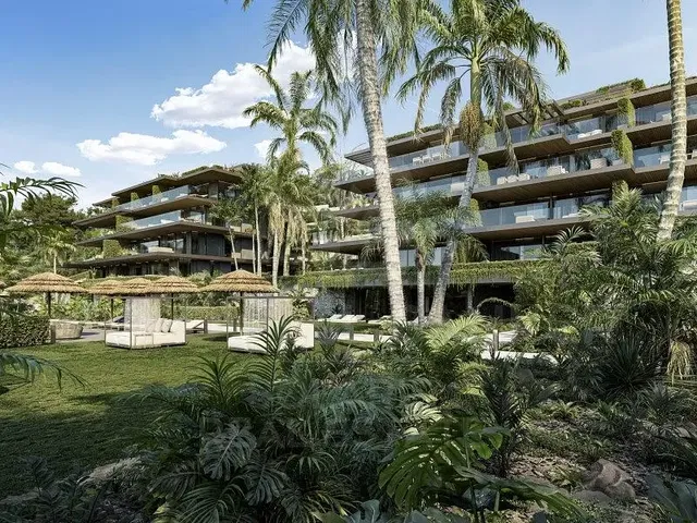 Wohnzimmer; holzboden, tageslicht, moderner stil, hohe decken