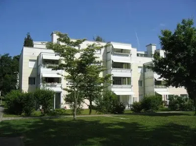 Cucina; elettrodomestici, pavimento in legno, luce naturale, stile moderno, ristrutturato