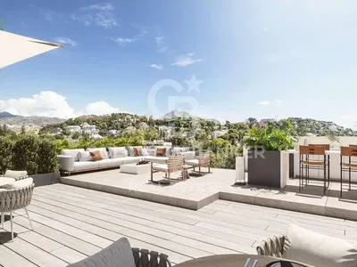 Soggiorno; pavimento in legno, luce naturale, stile moderno, soffitti alti