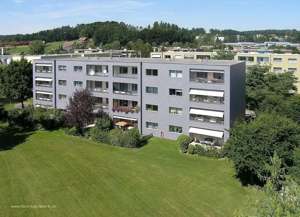 Cocina; electrodomésticos, suelo de madera, luz natural, estilo moderno, renovado