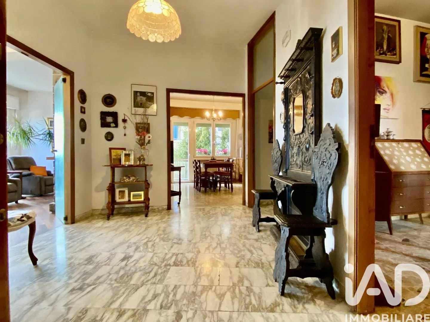 Cucina; elettrodomestici, pavimento in legno, luce naturale, stile moderno, ristrutturato