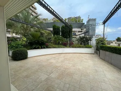 Küche; küchengeräte, holzboden, tageslicht, moderner stil, renoviert