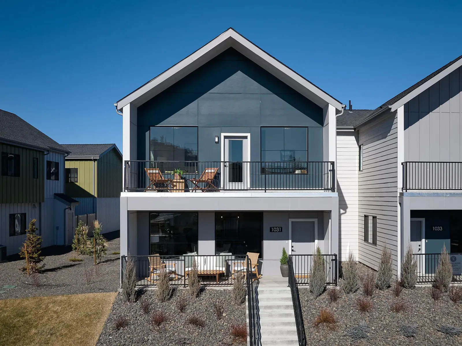 Cuisine; électroménager, parquet, lumière naturelle, style moderne, rénové