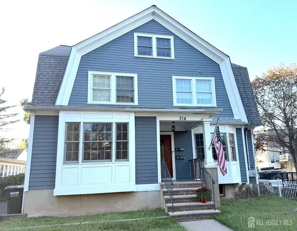 Cuisine; électroménager, parquet, lumière naturelle, style moderne, rénové