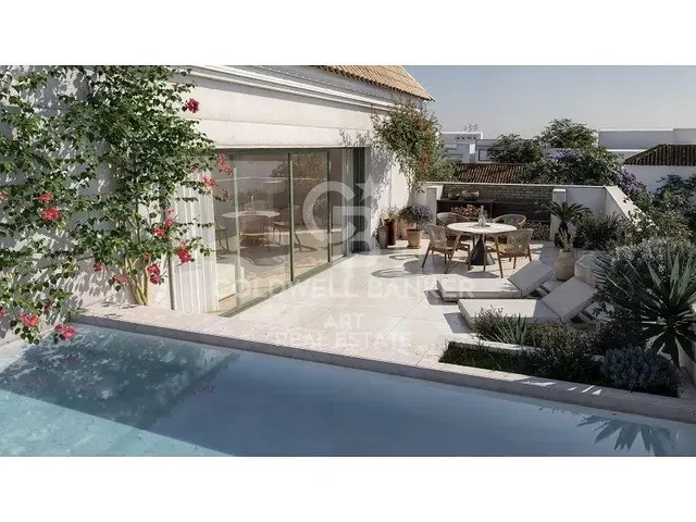 Wohnzimmer; holzboden, tageslicht, moderner stil, hohe decken