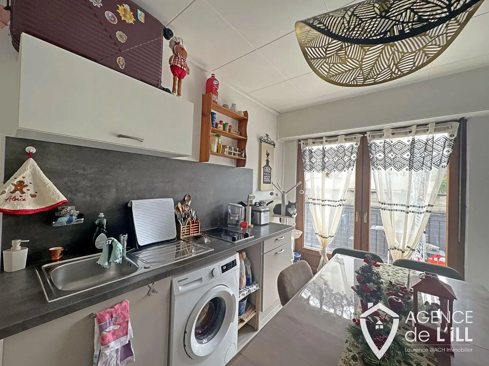 Küche; küchengeräte, holzboden, tageslicht, moderner stil, renoviert