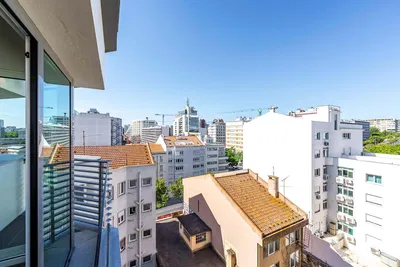 Кухиња; кухињски апарати, плочице, природно светло, модерни стил, реновиран