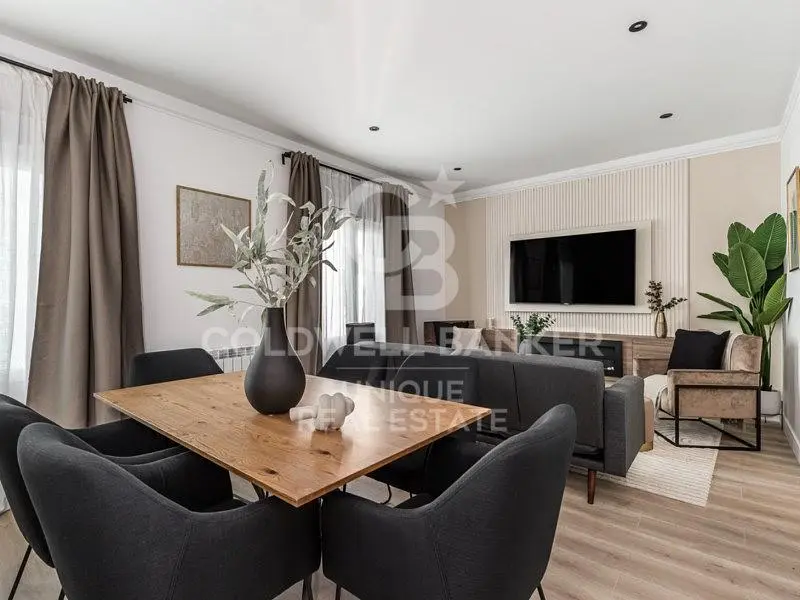 Küche; küchengeräte, holzboden, tageslicht, moderner stil, renoviert