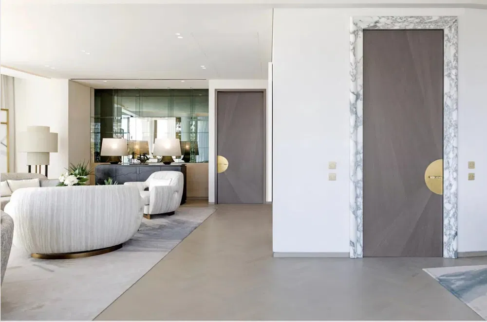 Κουζίνα; συσκευές κουζίνας, ξύλινο πάτωμα, φυσικό φως, μοντέρνο στυλ, ανακαινισμένο