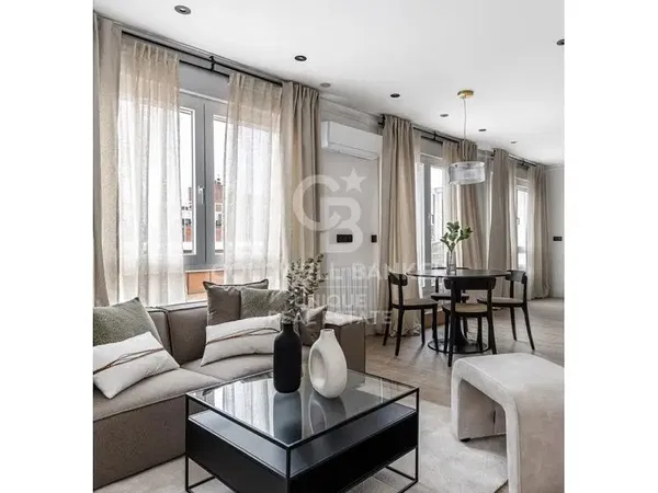 مطبخ; أجهزة المطبخ, أرضية خشبية, ضوء طبيعي, أسلوب عصري, مجدد