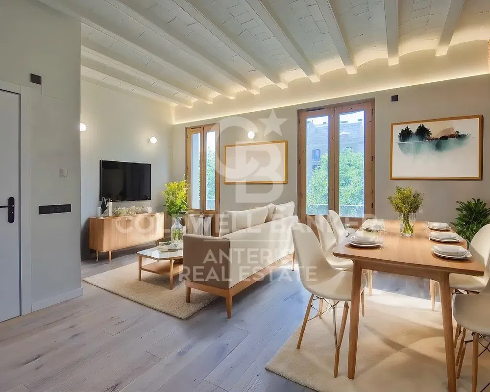 Σαλόνι; ξύλινο πάτωμα, φυσικό φως, μοντέρνο στυλ, ψηλά ταβάνια