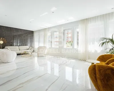 Living room; wood floor, natural light, modern style, high ceiling